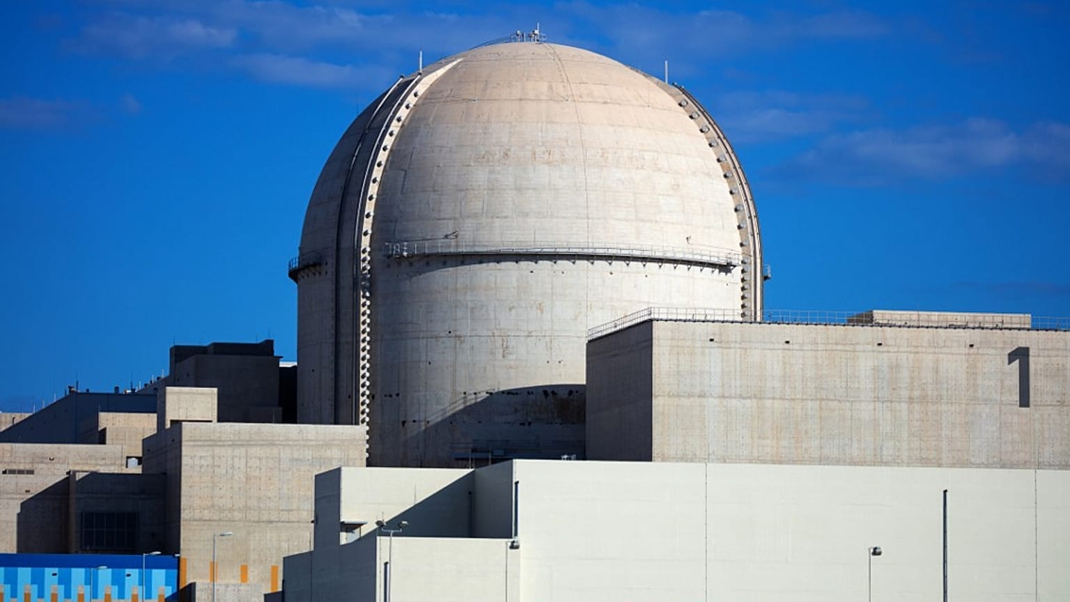 Emirati: via libera alla prima centrale nucleare del mondo arabo
