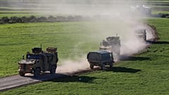 Türk Silahlı Kuvvetlerince, İdlib'deki gözlem noktalarına tank, zırhlı askeri ambulans ve zırhlı personel taşıyıcı (ZPT) sevk edildi.
