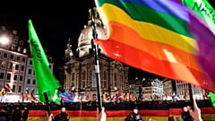 In piazza a Dresda contro l'islamofobia e il razzismo di Pegida