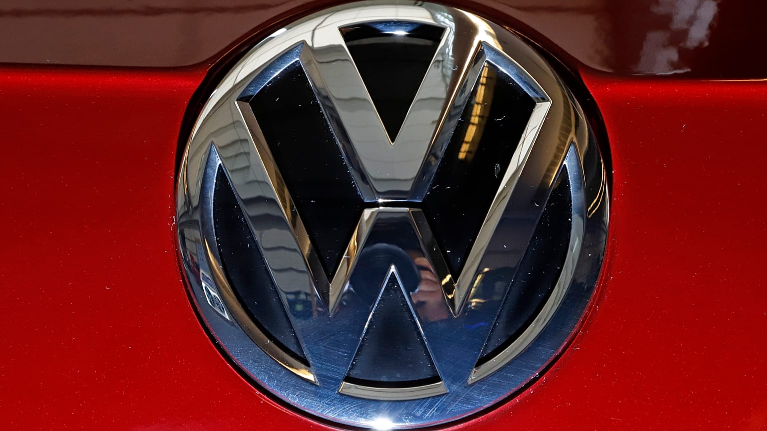 Alman otomobil devi Volkswagen Türkiye'ye yatırım kararını yeniden erteledi