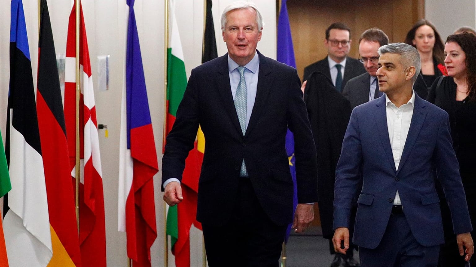 Michel Barnier, négociateur en chef de l’UE sur le Brexit, et Sadiq Khan, le maire de Londres, à Bruxelles le 18 février 2020. 
