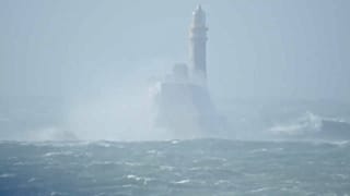 ¿Estaba realmente agitándose este faro por la tormenta Dennis?