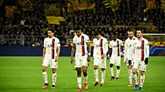 Les joueurs du PSG quittant la pelouse du Signal Iduna Park après leur défaite 2 buts à 1 contre le BvB Dortmund, le 18 février 2020. 