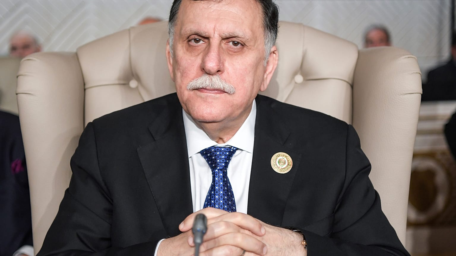 فايز السراج وعبد المجيد تبون يبحثان الأزمة الليبية في الجزائر
