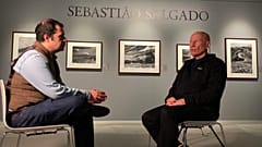 Sebastião Salgado com o jornalista Ricardo Figueira