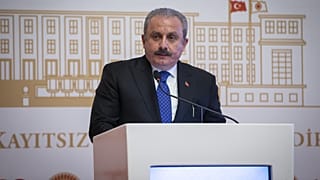 TBMM Başkanı Şentop'tan Macron'a Fransızca tepki: Sözleriniz ilkel bir İslam düşmanlığıdır