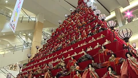 Kosztümös japán babák fesztiválja Konosuban