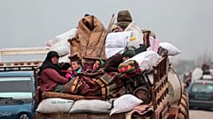 Des Syriens fuient la région d'Idlib, février 2020