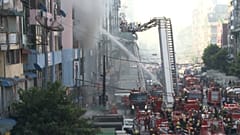 Feuer in Yangon: Brandbekämpfer im Dauerstress