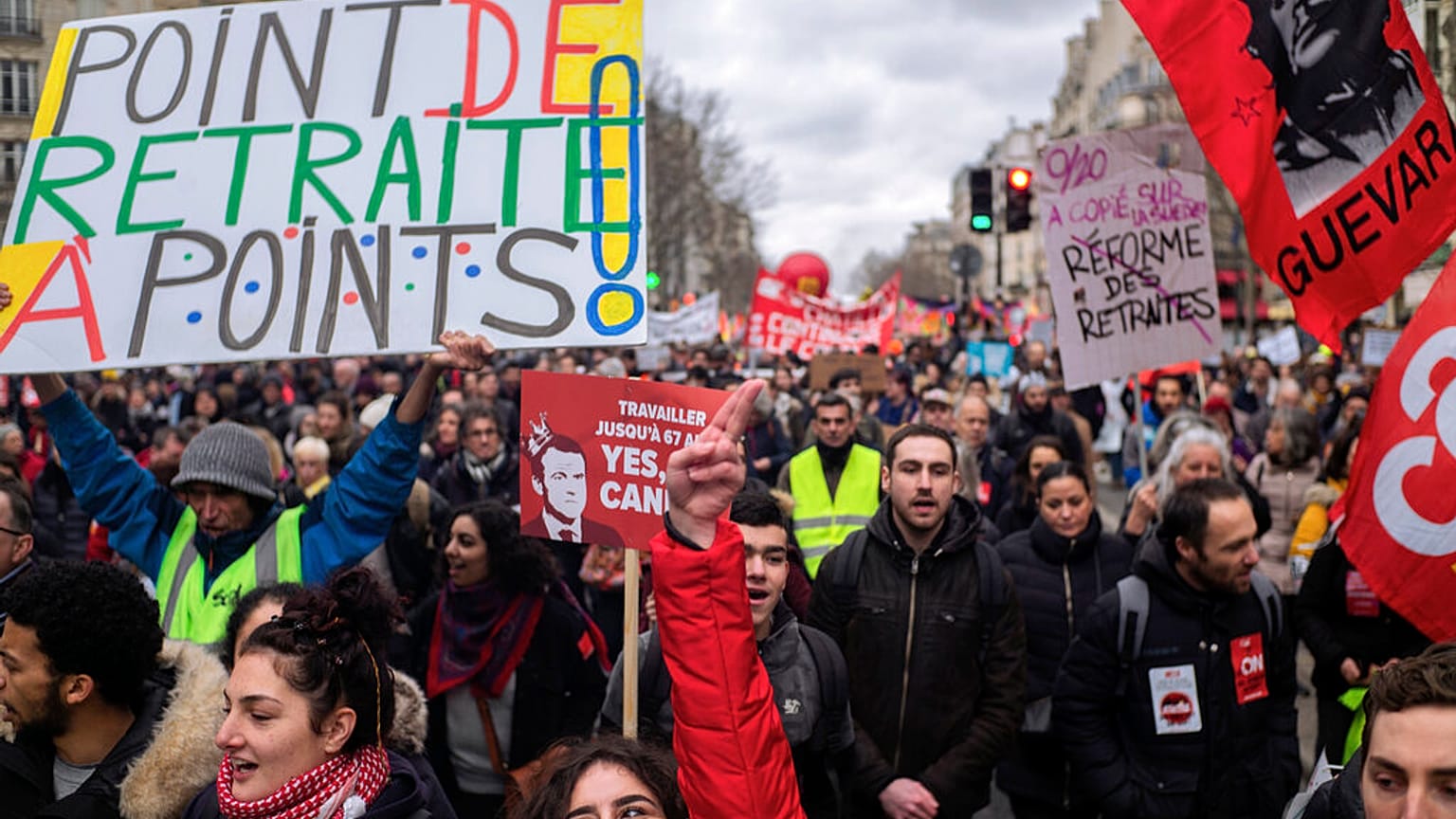 Los franceses no cesan en su protesta contra la reforma de las pensiones 