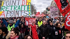 Los franceses no cesan en su protesta contra la reforma de las pensiones 