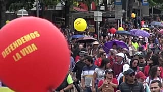 Movilización en Colombia contra los asesinatos de maestros