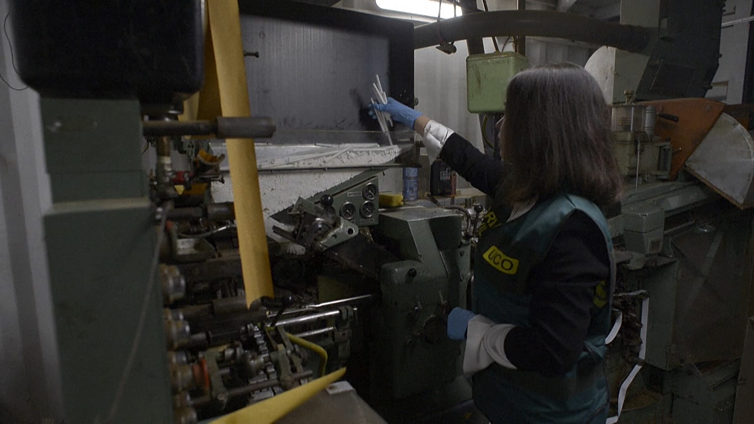  Spanish police uncover underground counterfeit cigarette factory
