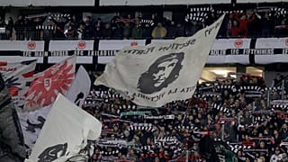 Eintracht Frankfurt Fans zu Störern der Hanau-Minute: "Nazis raus"