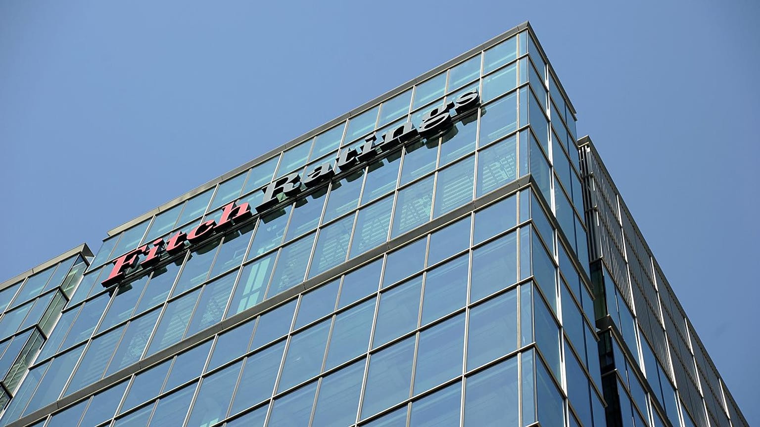 Fitch, Türkiye'nin 'BB-' seviyesindeki kredi notunu ve 'durağan' görünümünü teyit etti