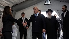İsrail Başbakanı Netanyahu koronavirüs salgını için kurulan gözlem çadırında