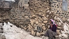 At least nine dead in Turkey after 5.7 magnitude earthquake strikes western Iran
