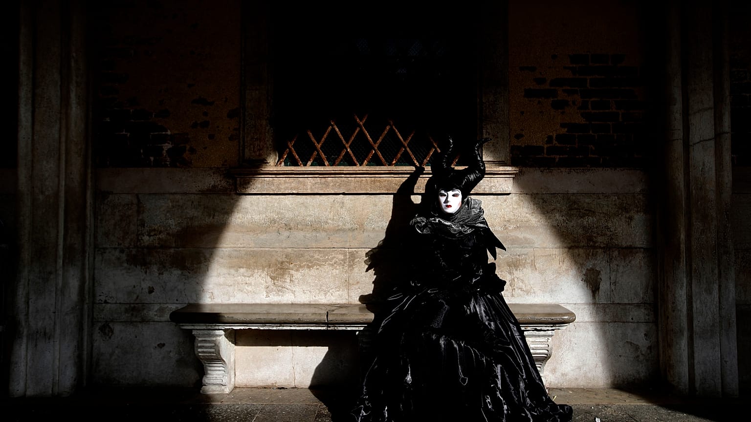 Venezia: più che in maschera, in mascherina