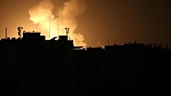 İsrail savaş uçakları, Gazze'nin Han Yunus kenti batısındaki bazı bölgelere hava saldırısı düzenledi