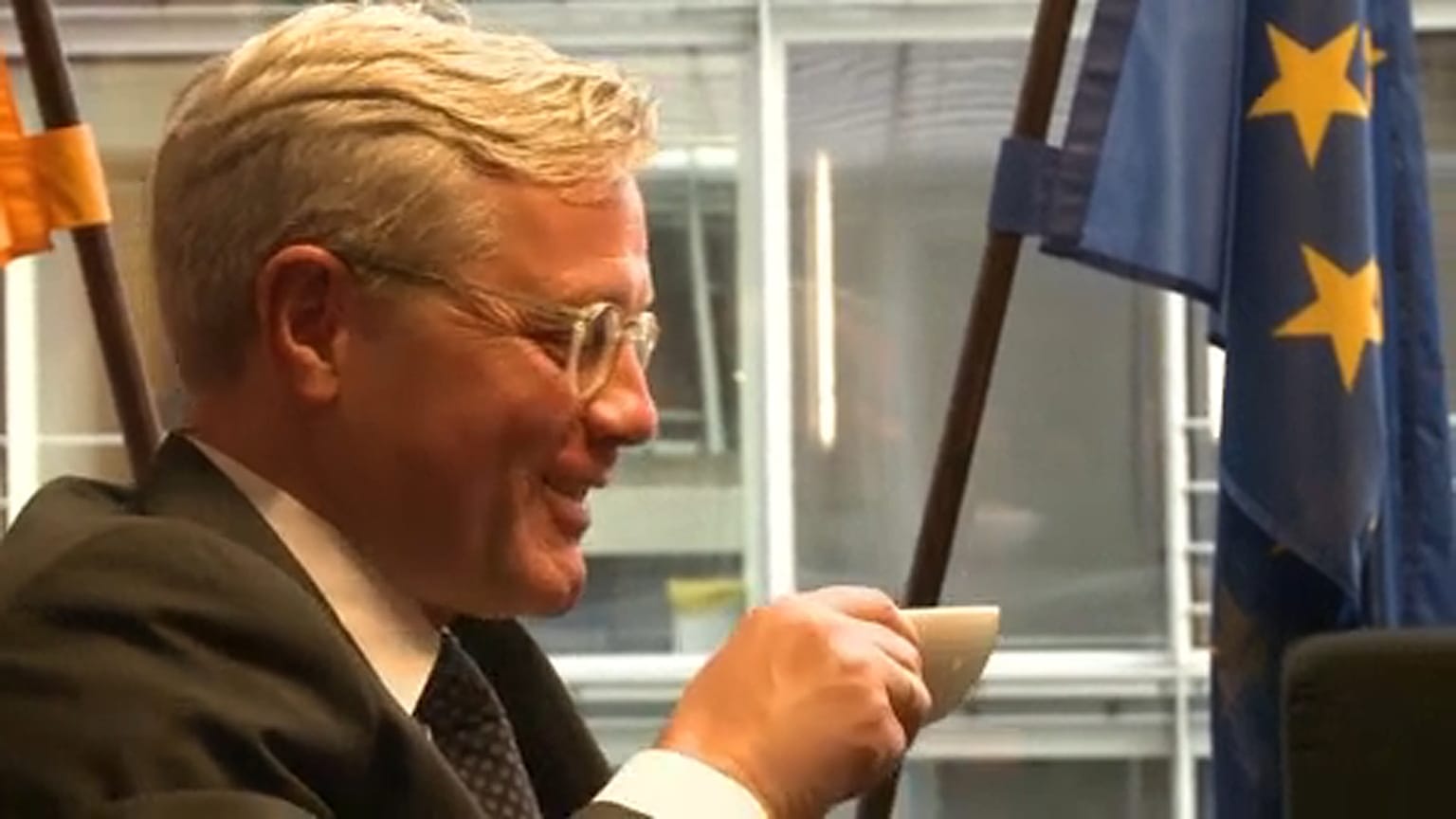 Norbert Röttgen kávézik
