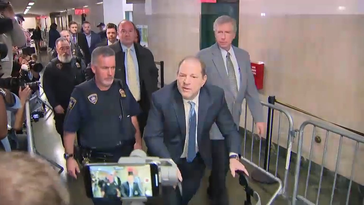 Harvey Weinstein declarado culpable de una agresión sexual y una violación