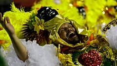 Política domina Carnaval do Rio de Janeiro