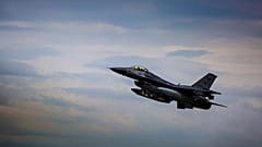 Türk F-16 jeti