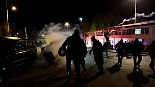 درگیری ساکنان جزایر یونان با پلیس بر سر احداث مرکز جدید ویژه پناهجویان