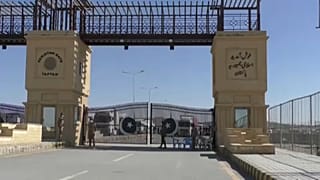 شاهد: باكستان تغلق حدودها مع إيران بسبب تفشي فيروس كورونا 