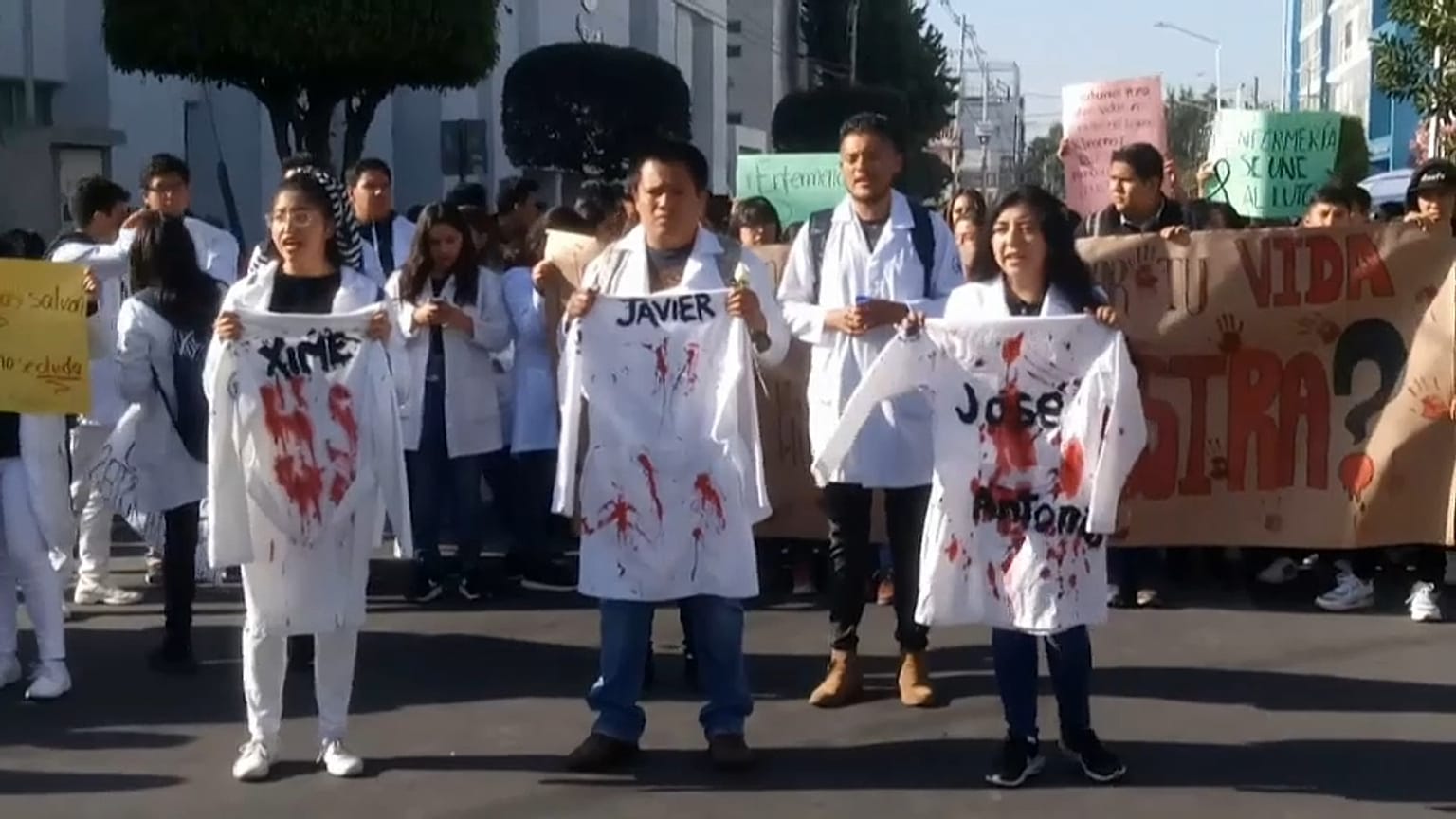 #euroviews : la violence au Mexique, l'euthanasie en Allemagne, des monstres en Hongrie