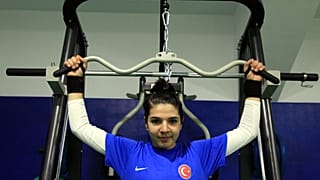 Özel sporcu Esra Bayrak