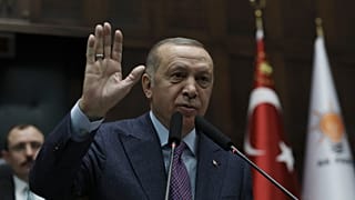 Ακατάπαυστοι βομβαρδισμοί στην Ιντλίμπ
