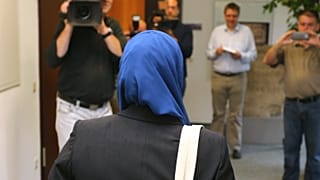 Kopftuchverbot für Rechtsreferendarin bleibt erlaubt