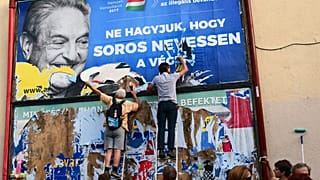 A Rogán-tárca 3 év alatt 100 milliárdot költött kommunikációra