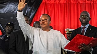 Umaro Sissoco Embaló com tomada de posse simbólica na Guiné-Bissau