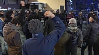 İdlib saldırısı: Rusya konsolosluğu önünde protesto: 'Katil Rusya, katil Putin'