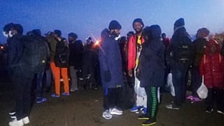 Εκατοντάδες μετανάστες στα σύνορα με Ελλάδα - Αθήνα: Μέγιστη η φύλαξη στα σύνορα