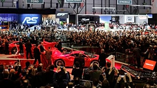 Женевский автосалон в 2015 году. 
