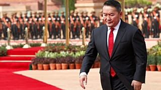 Монгольского президента поместили на карантин из-за коронавируса