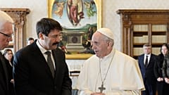 Budapestre látogat Ferenc pápa