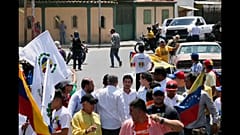 Encañonan con arma de fuego a Juan Guaidó
