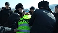 Среди задержанных есть журналисты. 