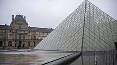 El miedo al coronavirus cierra el Louvre y solo deja correr a 200 el maratón de Tokio 