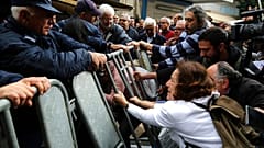 Ένταση στο οδόφραγμα της οδού Λήδρας