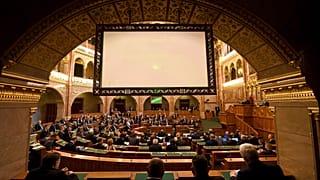 Kásler Miklós, az emberi erőforrások minisztere napirend előtt felszólal az Országgyűlés plenáris ülésén 2020. február 17-én.