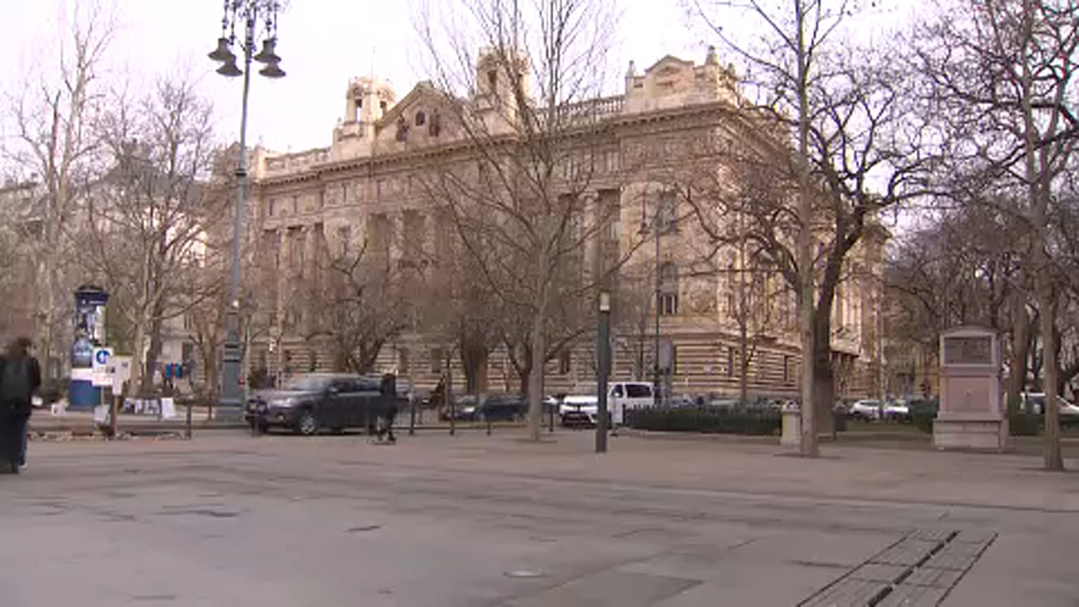 Ουγγαρία: Υποχρεωτική η άμεση μεταφορά χρημάτων