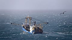Barco de pesca no Canal da Mancha
