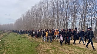 Yunanistan'a geçen göçmenler