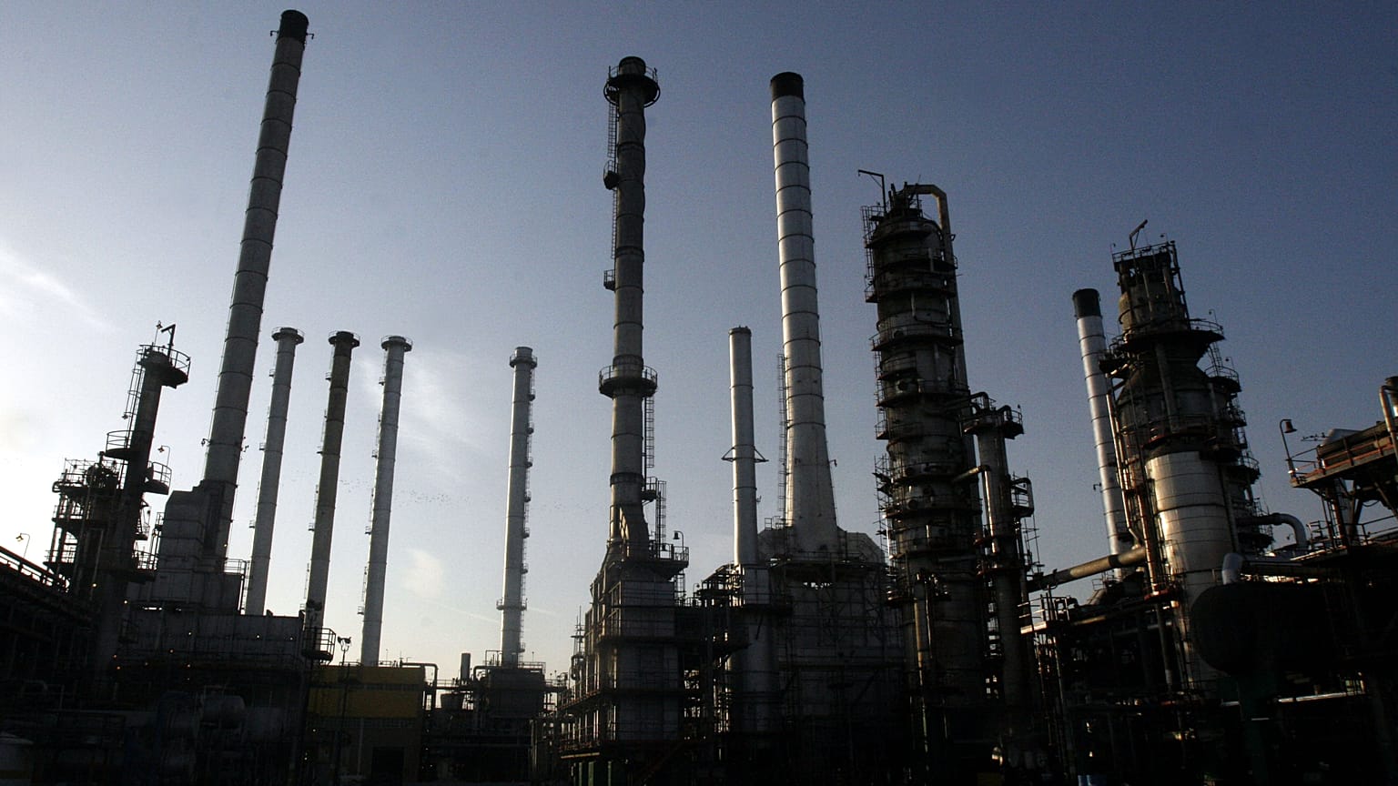 İran'daki petrol rafinesi