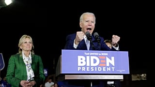 Biden a szuperkedd győztese, Bloomberg visszalépett